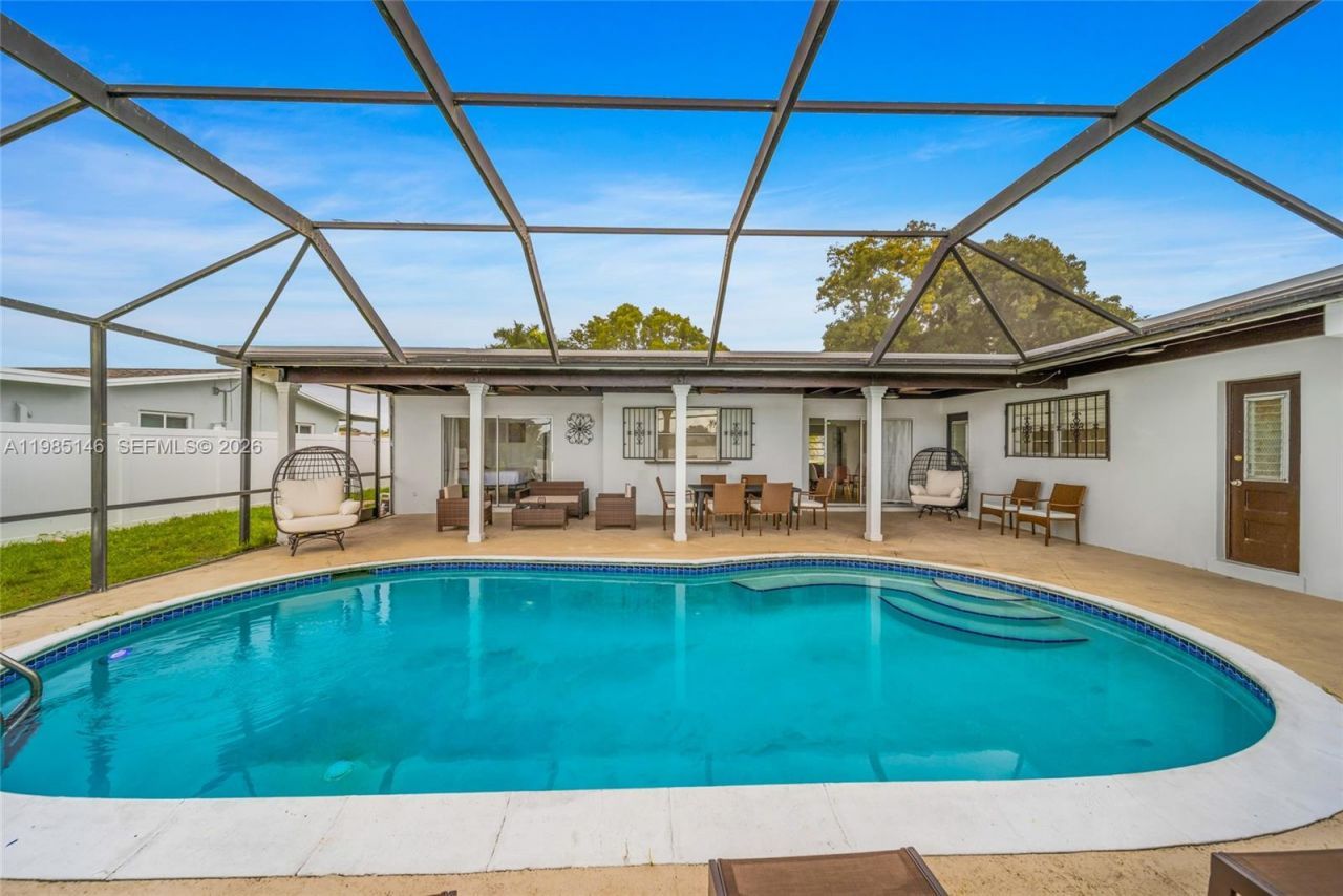 8420 Pasadena Blvd , Pembroke Pines, FL 33024 Photo