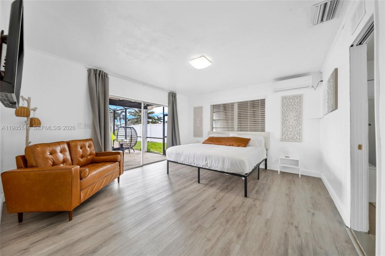 8420 Pasadena Blvd , Pembroke Pines, FL 33024 Photo