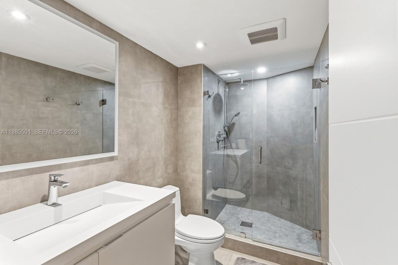 1111 Crandon Blvd, Unit A405, Key Biscayne, FL 33149 Photo