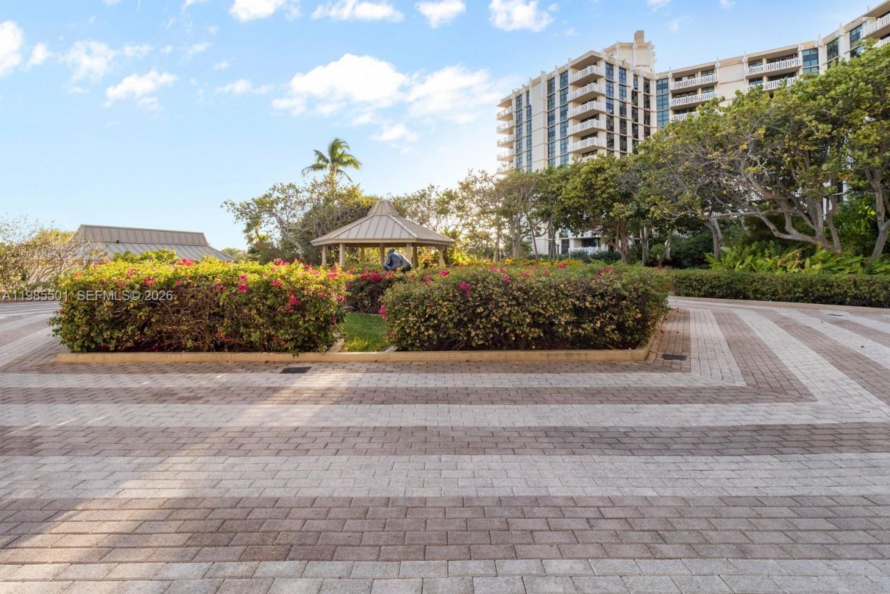 1111 Crandon Blvd, Unit A405, Key Biscayne, FL 33149 Photo