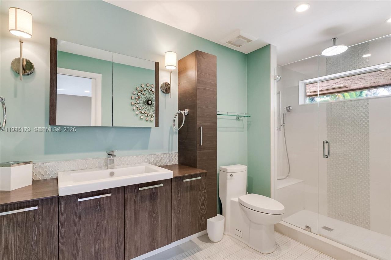 2011 NE 211th Ter, Miami, FL 33179 Photo