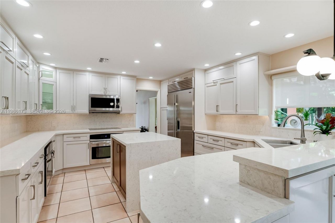 2011 NE 211th Ter, Miami, FL 33179 Photo