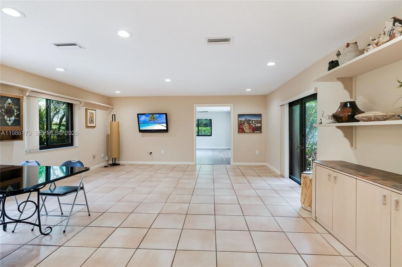 2011 NE 211th Ter, Miami, FL 33179 Photo