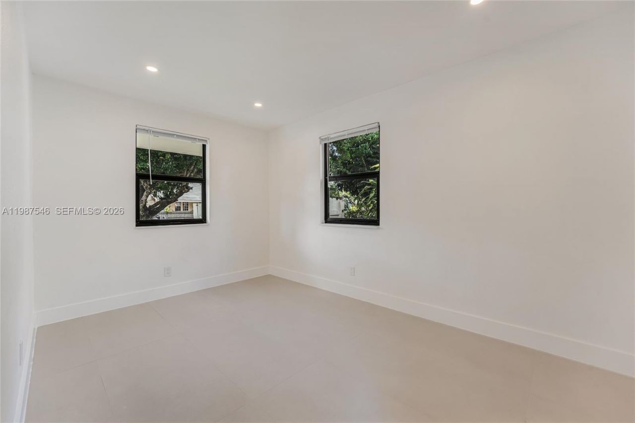 1017 NW 47th St , Miami, FL 33127 Photo