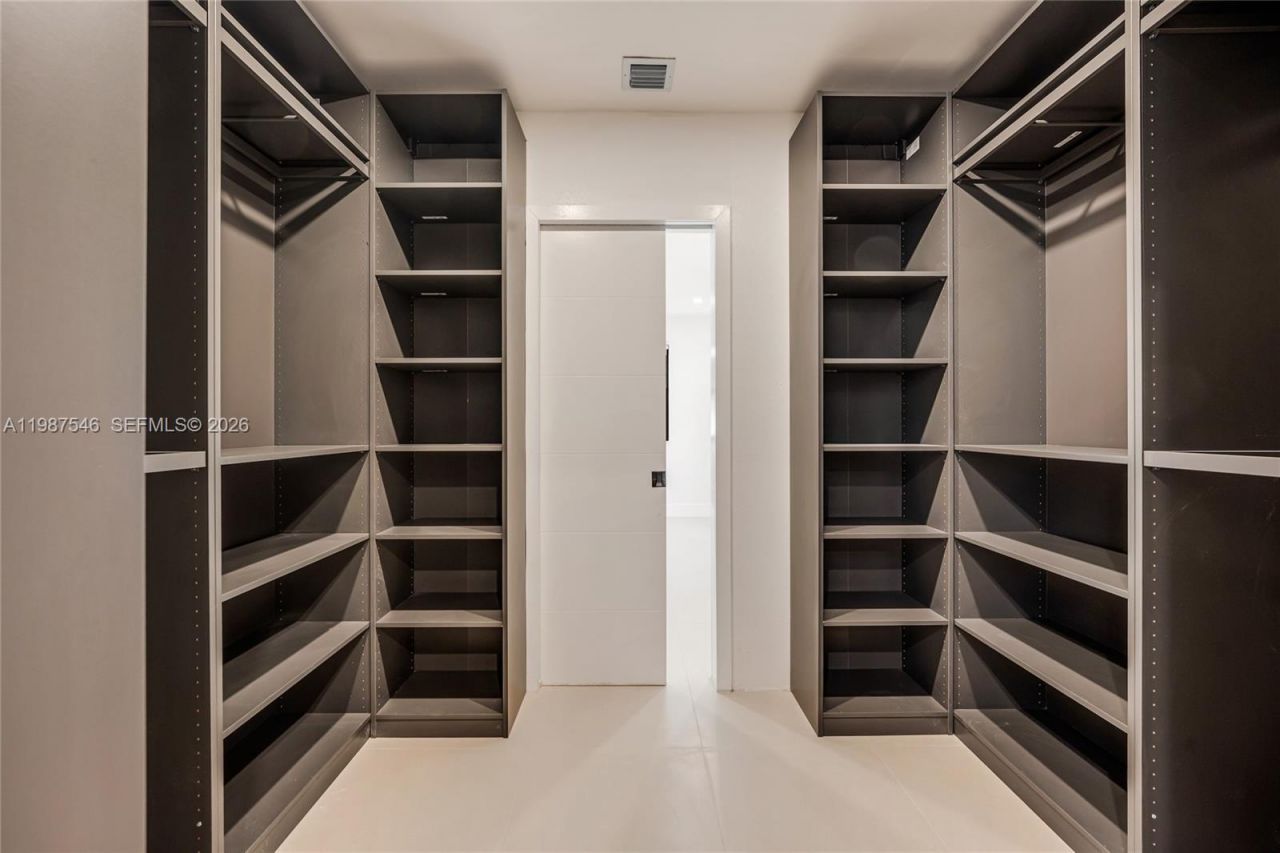 1017 NW 47th St , Miami, FL 33127 Photo