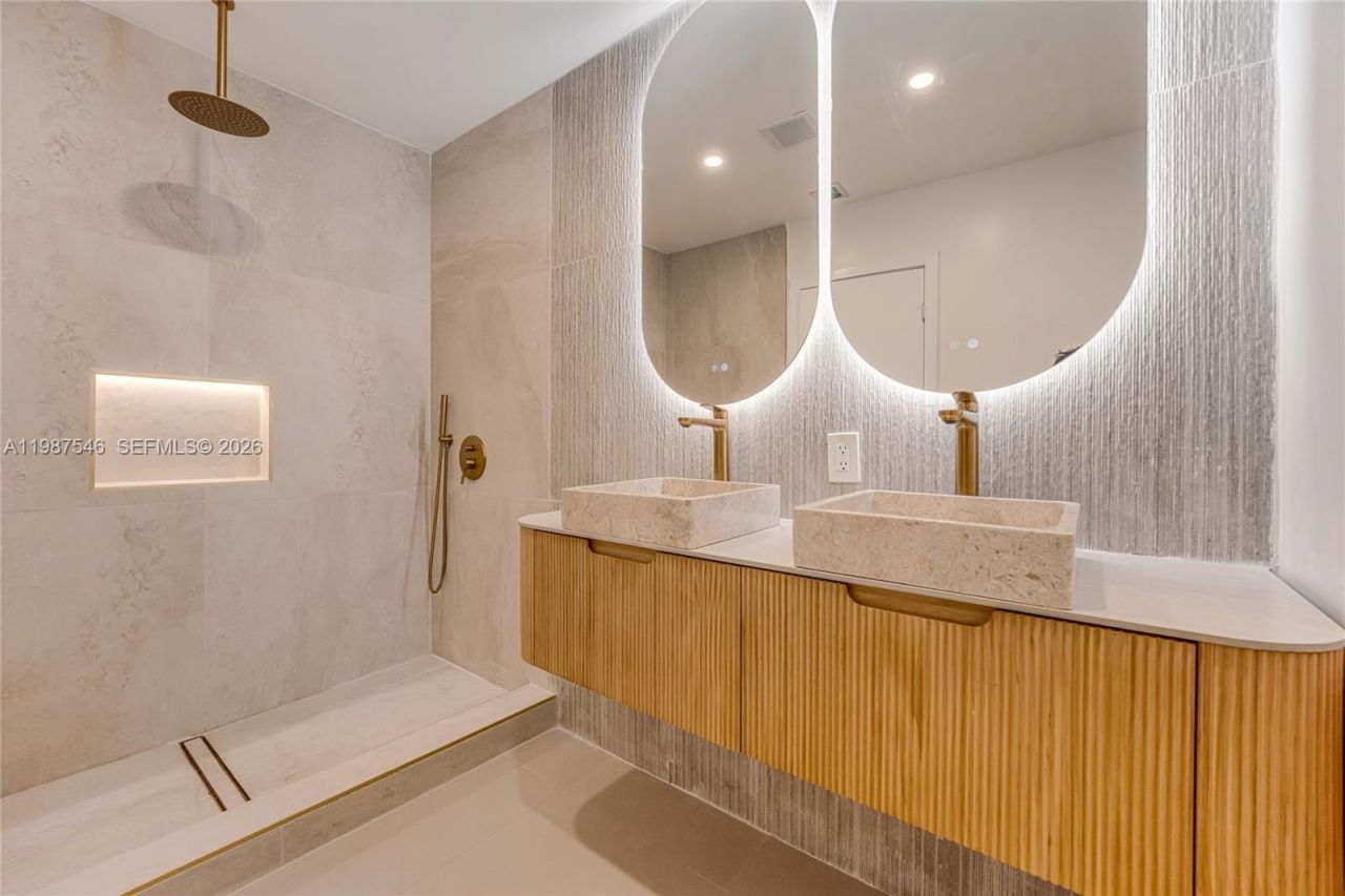 1017 NW 47th St , Miami, FL 33127 Photo