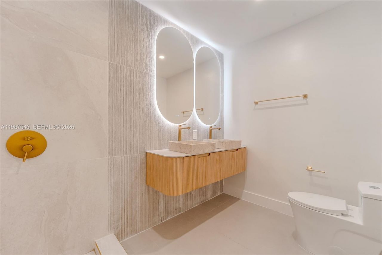 1017 NW 47th St , Miami, FL 33127 Photo