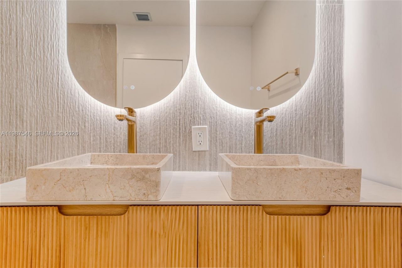 1017 NW 47th St , Miami, FL 33127 Photo