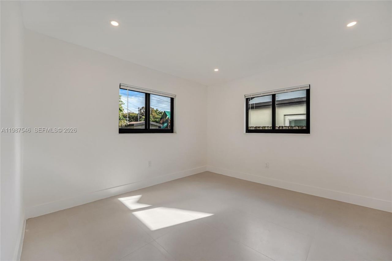 1017 NW 47th St , Miami, FL 33127 Photo