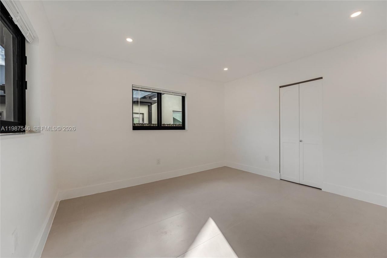 1017 NW 47th St , Miami, FL 33127 Photo