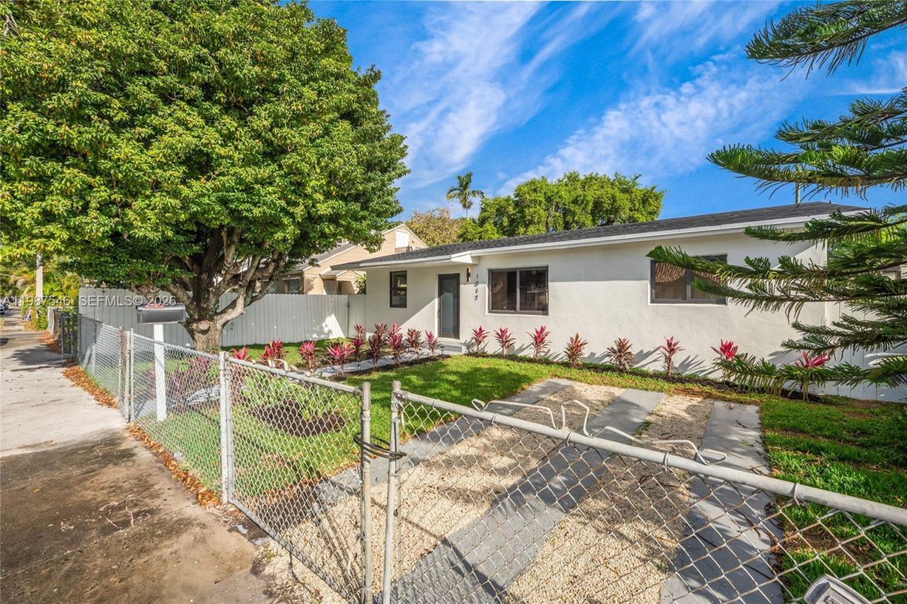 1017 NW 47th St , Miami, FL 33127 Photo