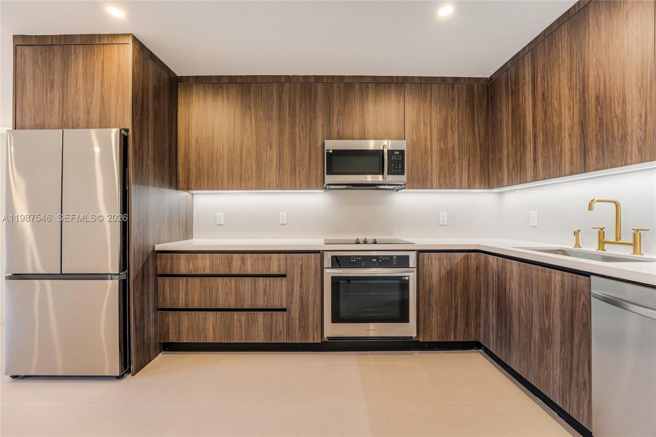 1017 NW 47th St , Miami, FL 33127 Photo