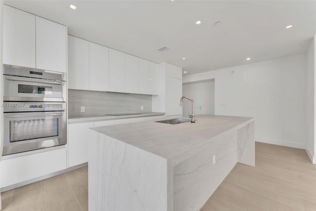 700 NE 24th St , Unit 1207, Miami, FL 33137 Photo