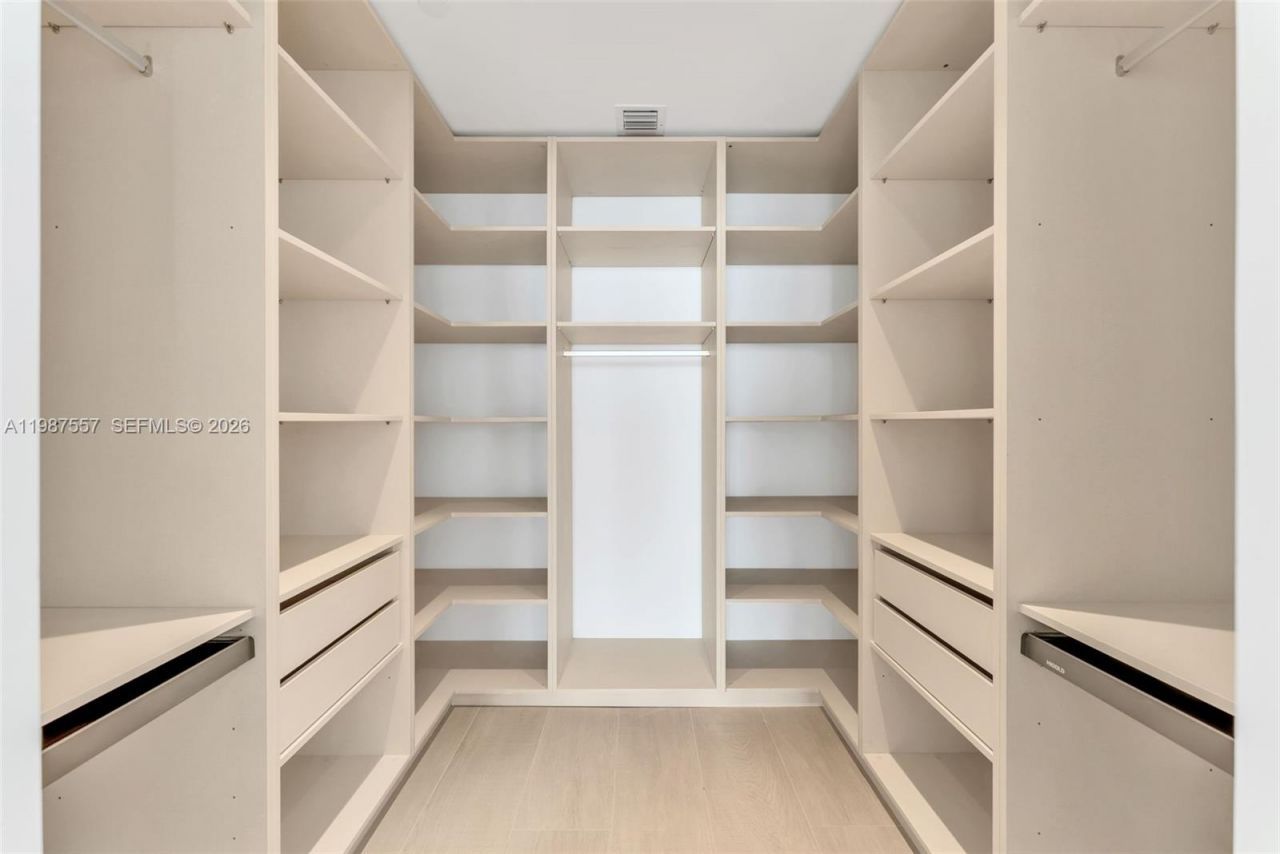 700 NE 24th St , Unit 1207, Miami, FL 33137 Photo