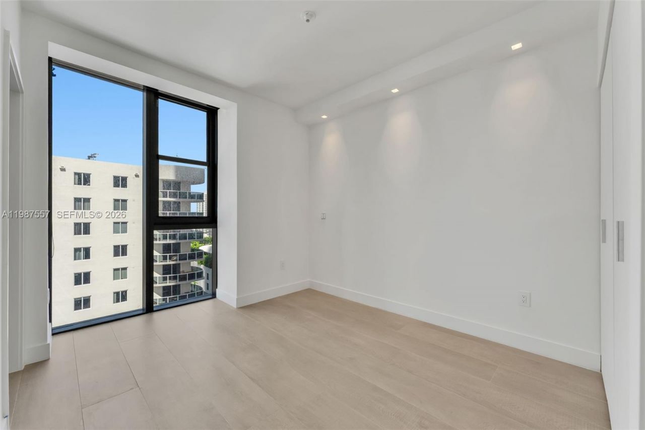 700 NE 24th St , Unit 1207, Miami, FL 33137 Photo