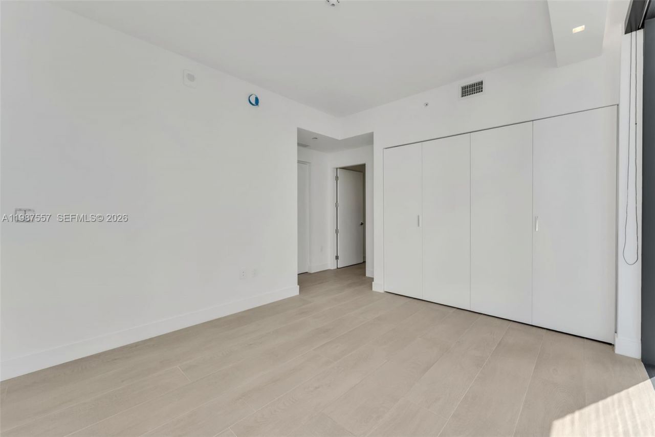 700 NE 24th St , Unit 1207, Miami, FL 33137 Photo