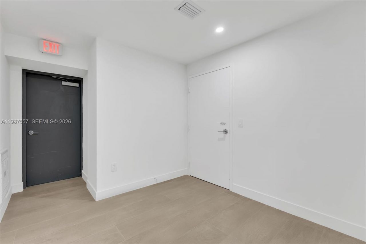 700 NE 24th St , Unit 1207, Miami, FL 33137 Photo