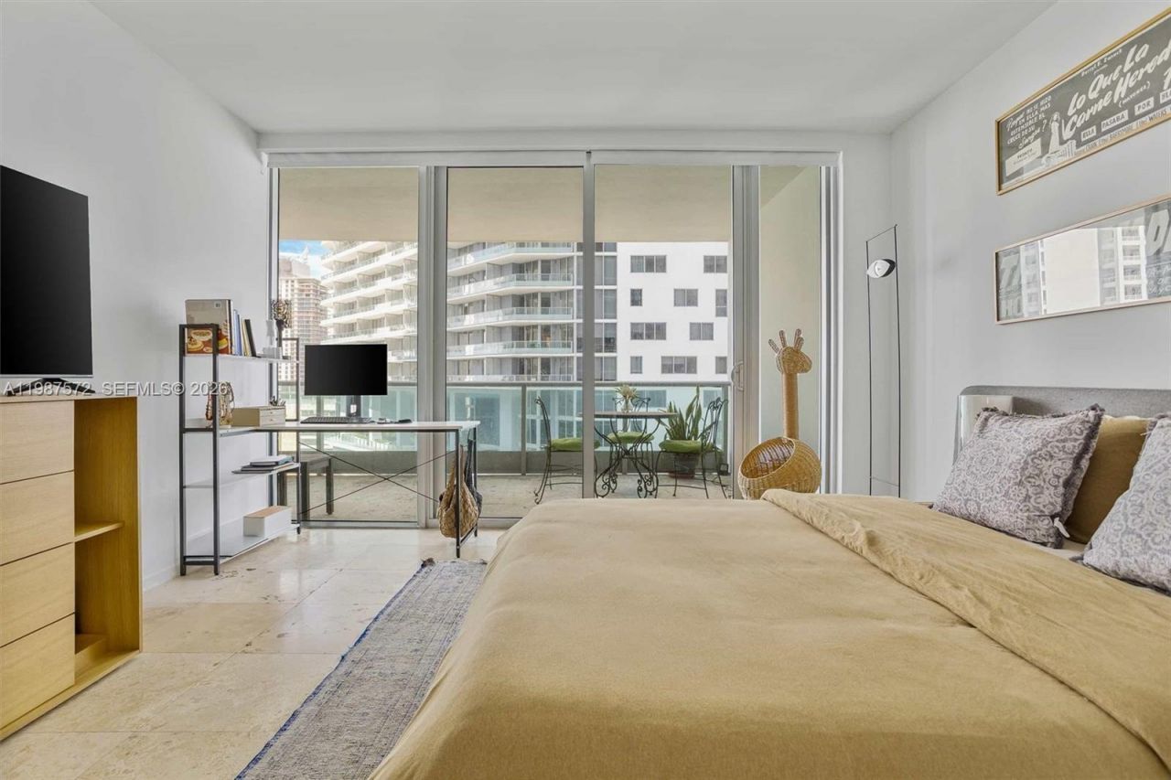 1331 Brickell Bay Dr , Unit 1606, Miami, FL 33131 Photo