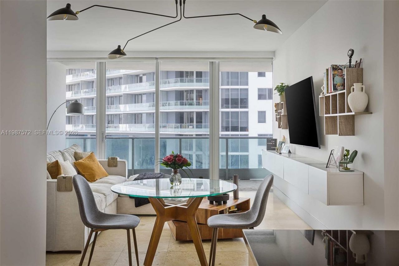 1331 Brickell Bay Dr , Unit 1606, Miami, FL 33131 Photo