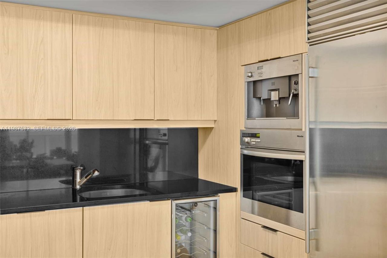 1331 Brickell Bay Dr , Unit 1606, Miami, FL 33131 Photo