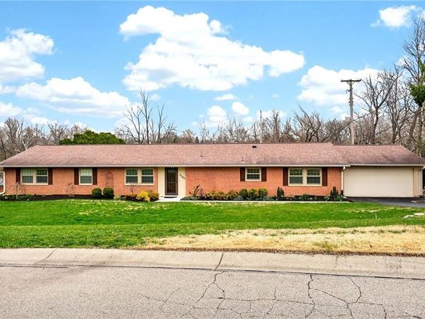 5590 Folkestone Drive, Washington TWP, OH 45459