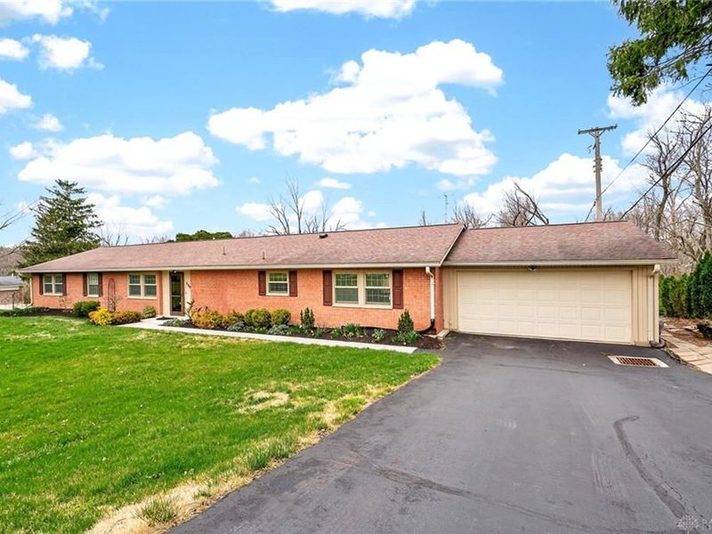 5590 Folkestone Drive, Washington Township, OH 45459 Photo 2