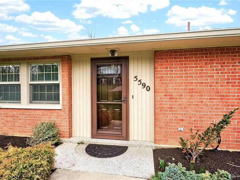 5590 Folkestone Drive, Washington Township, OH 45459 Photo 3