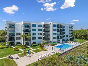 1700 Ocean Drive, Unit 202V, Vero Beach, FL 32963