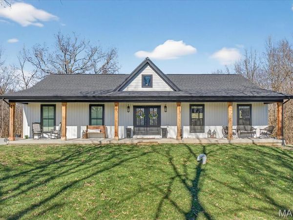 8104 Brickyard Hill Road, Worden, IL 62097