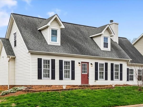 332 Brookside Court , Kernersville, NC 27284