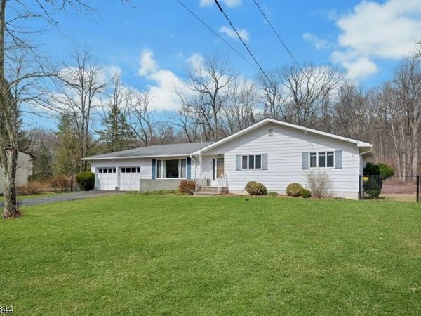 48 Gordon Rd, Roxbury, NJ 07885