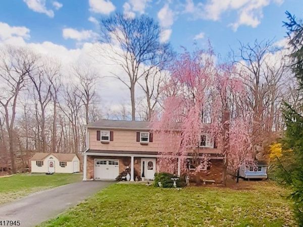 47 Indian Trl, Hopatcong, NJ 07821