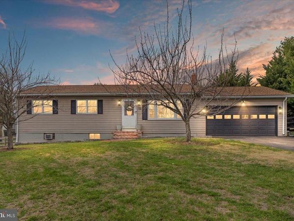 32 CHEERFUL FAYE DRIVE, INWOOD, WV 25428