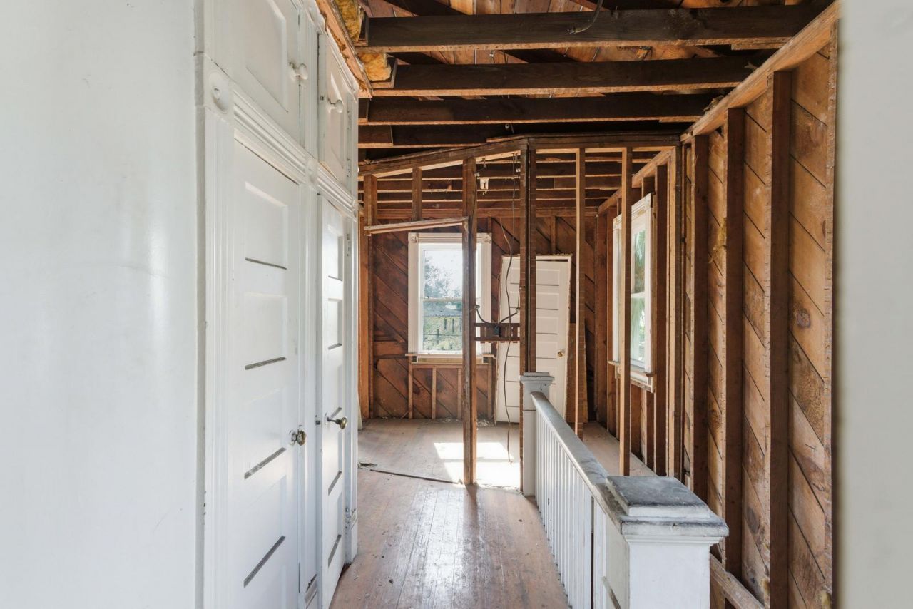 1130 King Street Photo 18