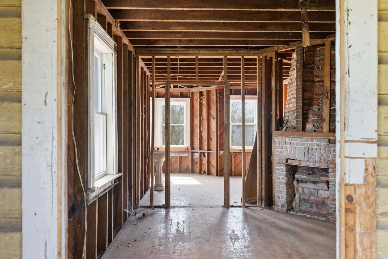 1130 King Street Photo 20