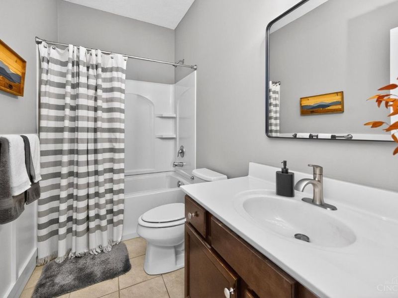 476 Haybrooke Drive, Hamilton Twp, OH 45039 Photo 13