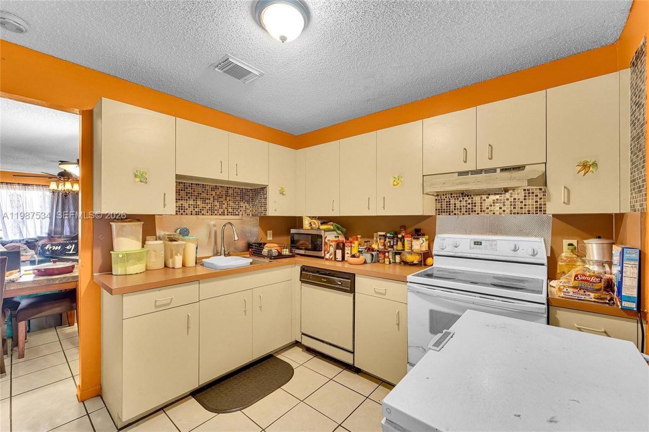 3115 NW 65th St , Miami, FL 33147 Photo