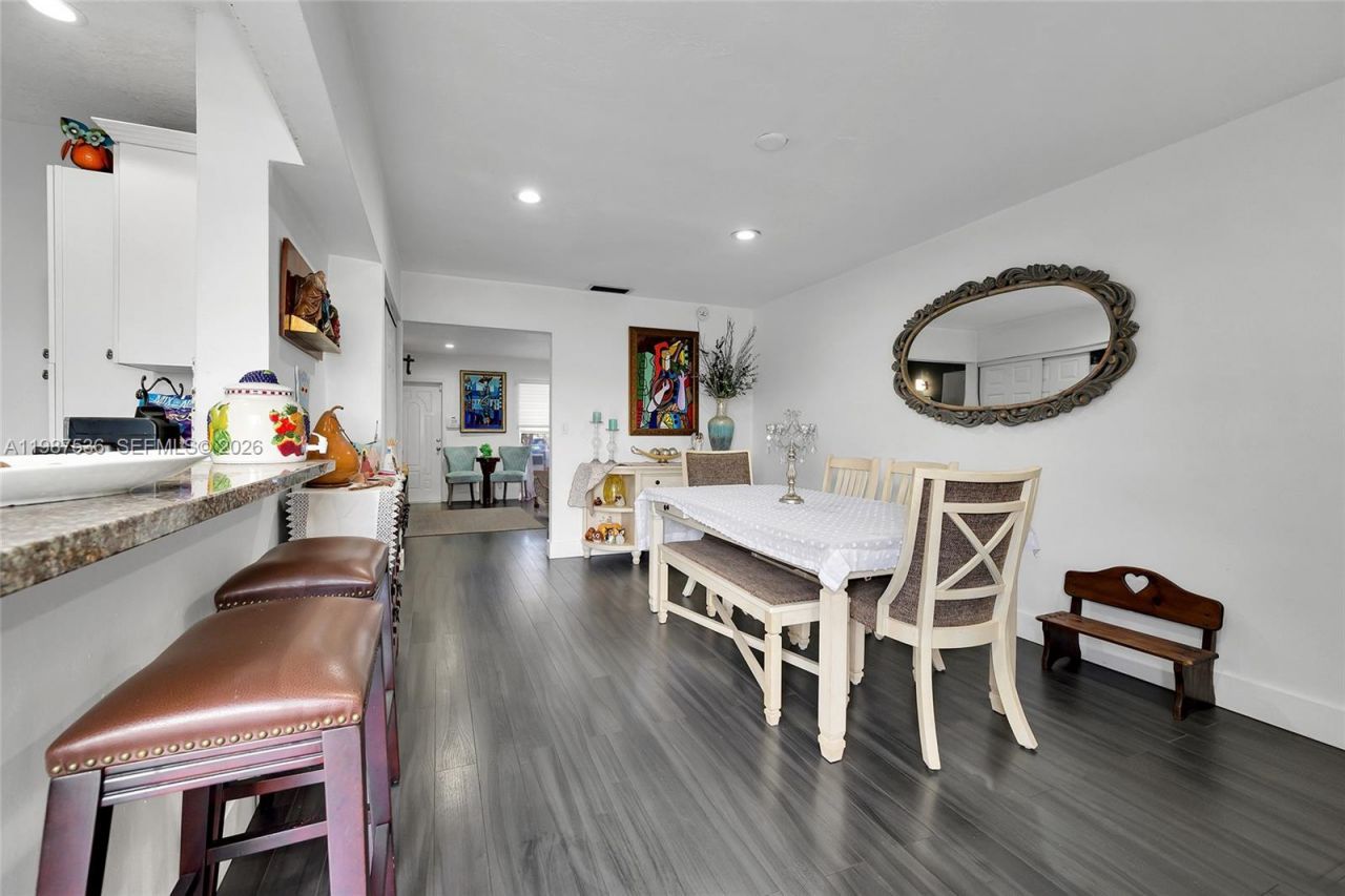 12324 SW 111th S Canal St Rd , Miami, FL 33186 Photo