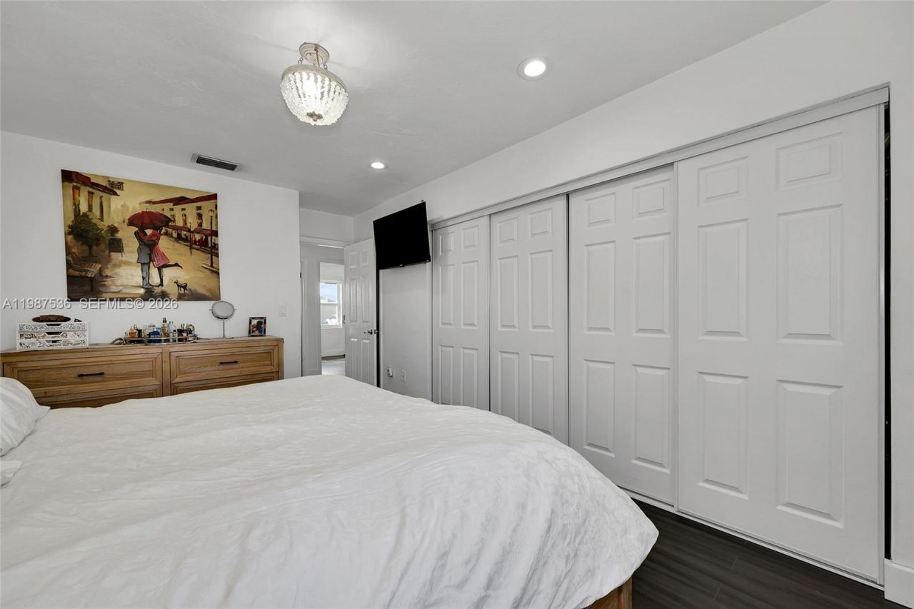 12324 SW 111th S Canal St Rd , Miami, FL 33186 Photo