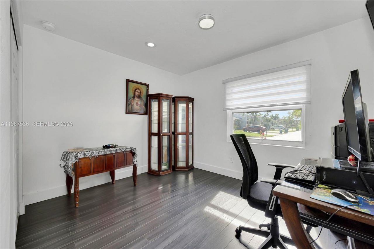 12324 SW 111th S Canal St Rd , Miami, FL 33186 Photo