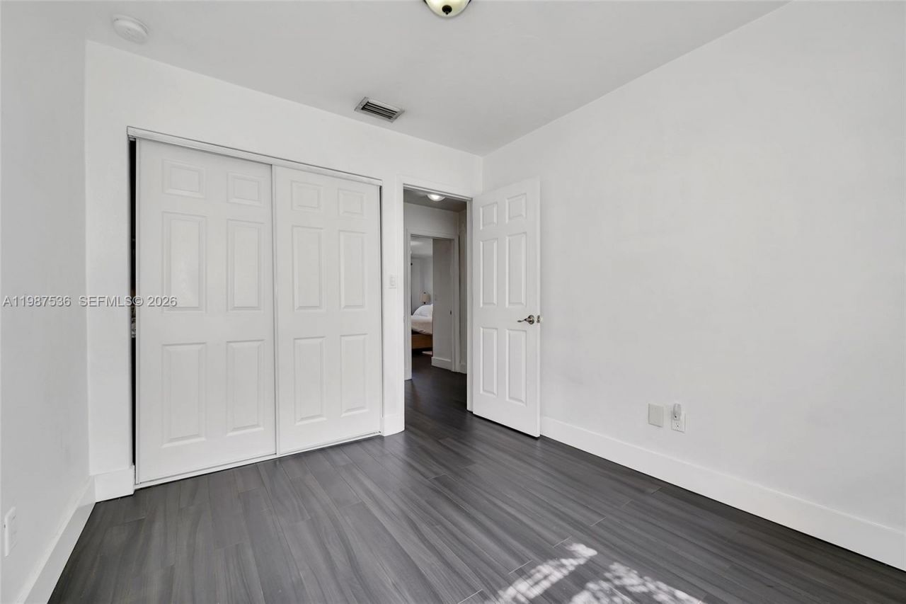 12324 SW 111th S Canal St Rd , Miami, FL 33186 Photo