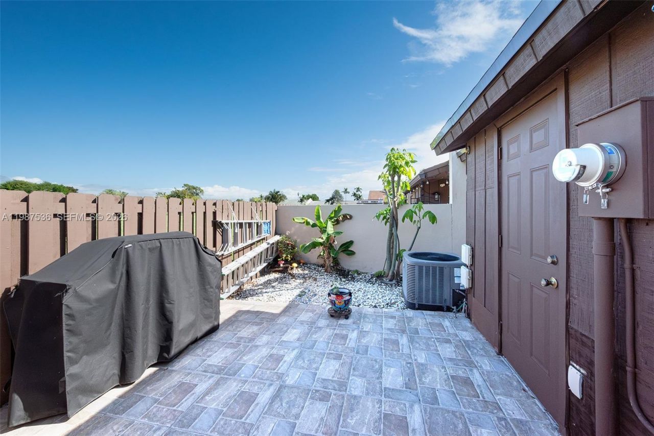 12324 SW 111th S Canal St Rd , Miami, FL 33186 Photo