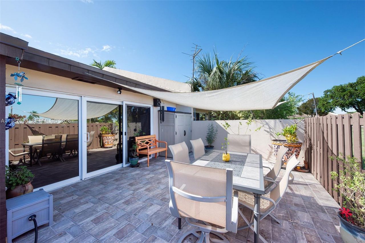 12324 SW 111th S Canal St Rd , Miami, FL 33186 Photo