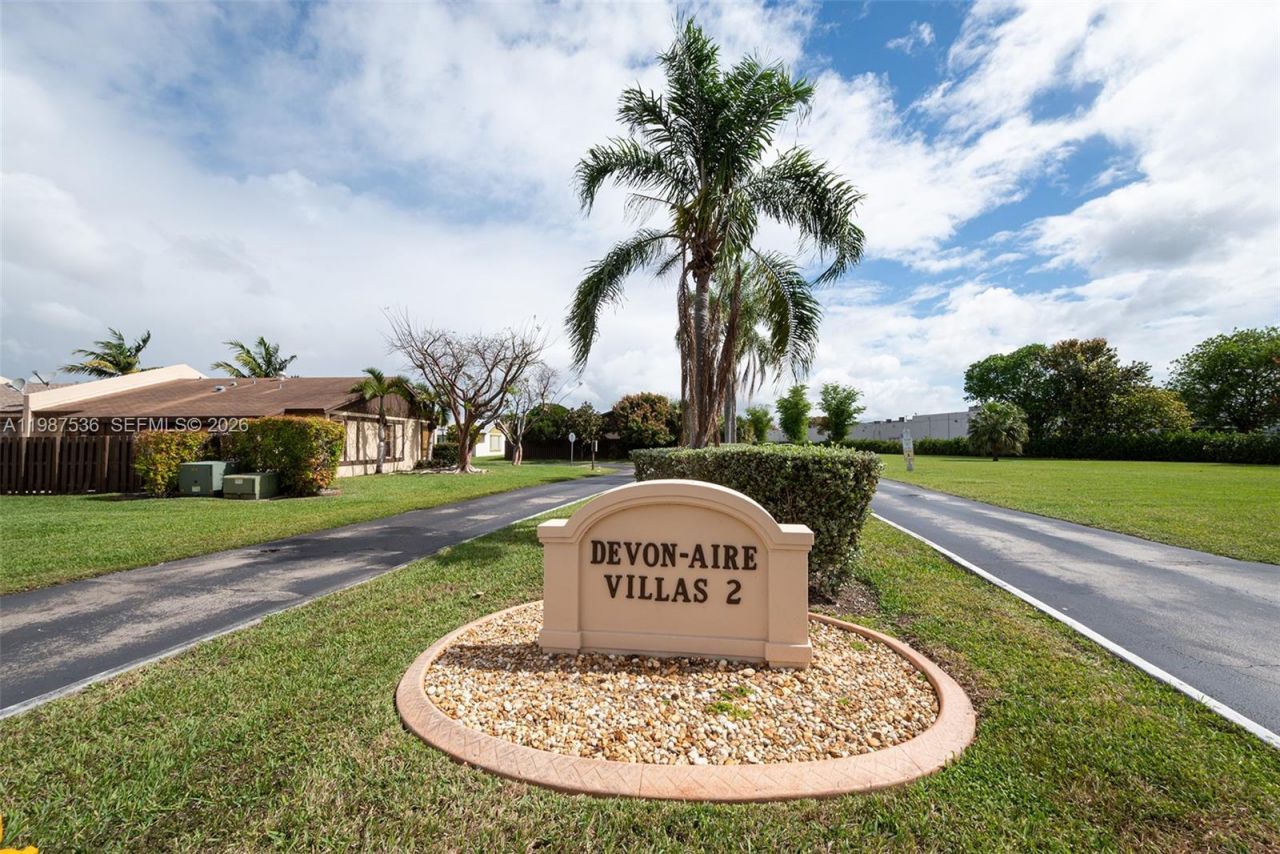 12324 SW 111th S Canal St Rd , Miami, FL 33186 Photo