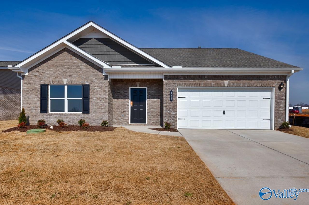 194 Mill Valley Way, New Market, AL 35761 Main Photo