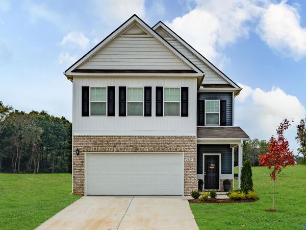 196 Mill Valley Way, New Market, AL 35761