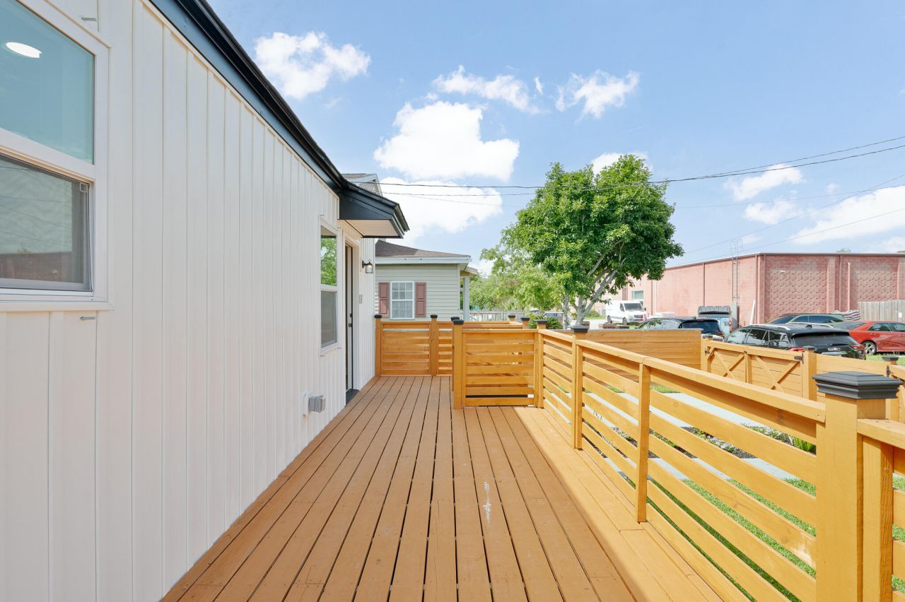 1405 Holt Street Photo 14