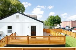 1405 Holt Street photo 4