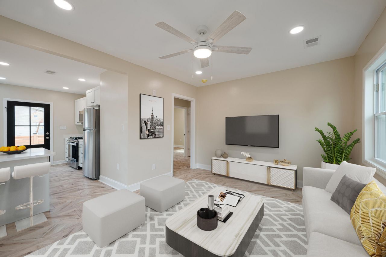 1405 Holt Street Photo 4