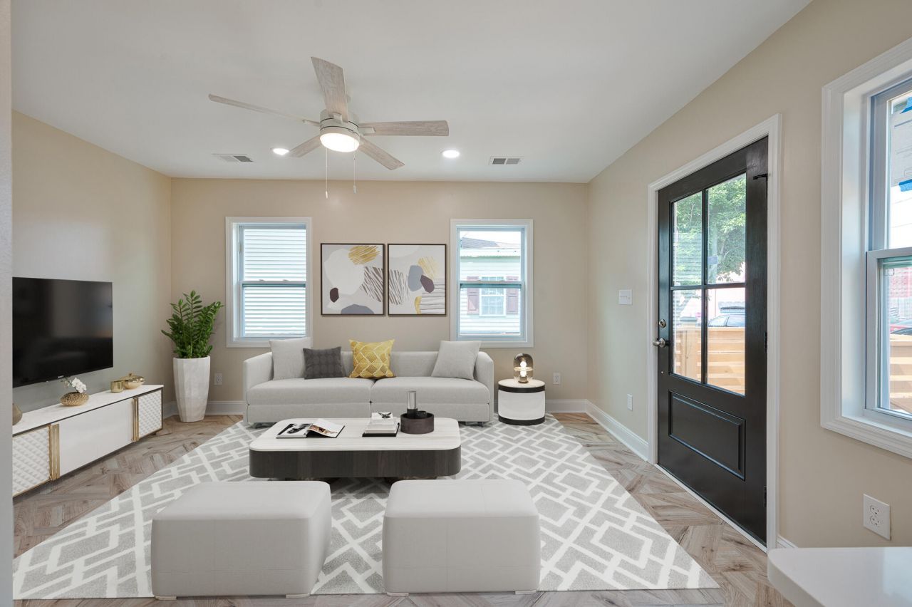 1405 Holt Street Photo 5
